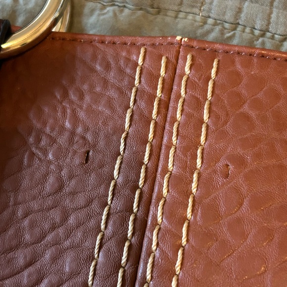 Chic Tan Leather Tote Bag - Picture 7 of 8